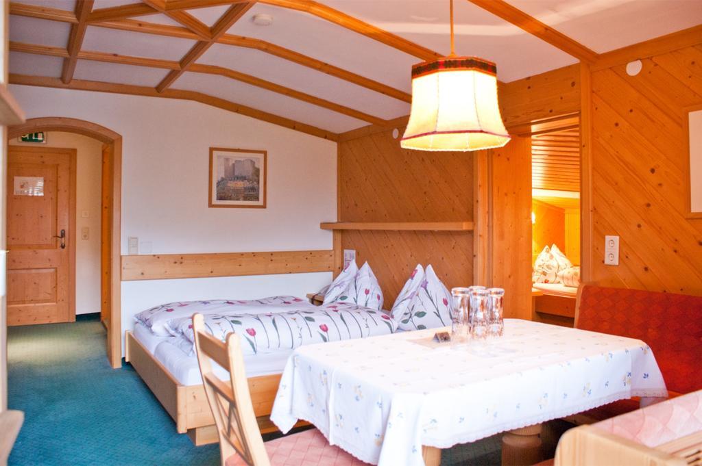 Hotel-Gasthof "Zur Muehle" Kaprun Room photo